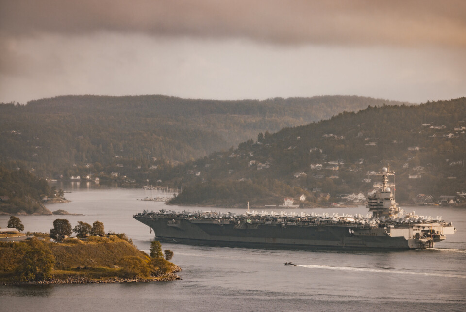 Her seiler USS Gerald R. Ford inn Oslofjorden