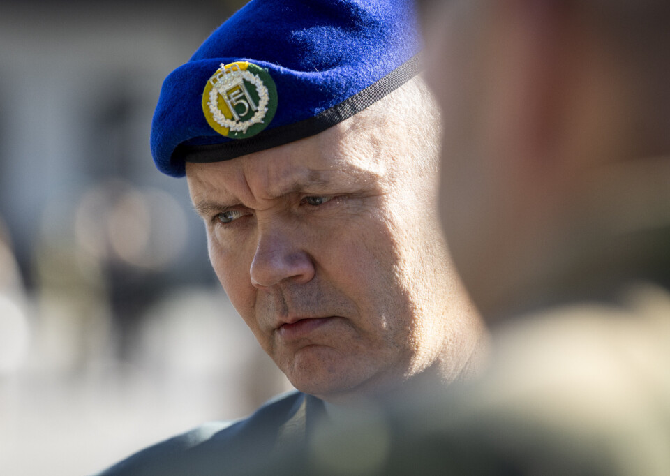FØLGER MED: Brigadesjef Terje Bruøygard har full tillit til soldatene han sender utenlands, men han tenker på dem hver dag.