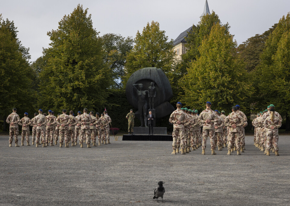 SEREMONI: Soldatene og deres barn ble gjort stas på under seremonien på Akershus festning fredag.