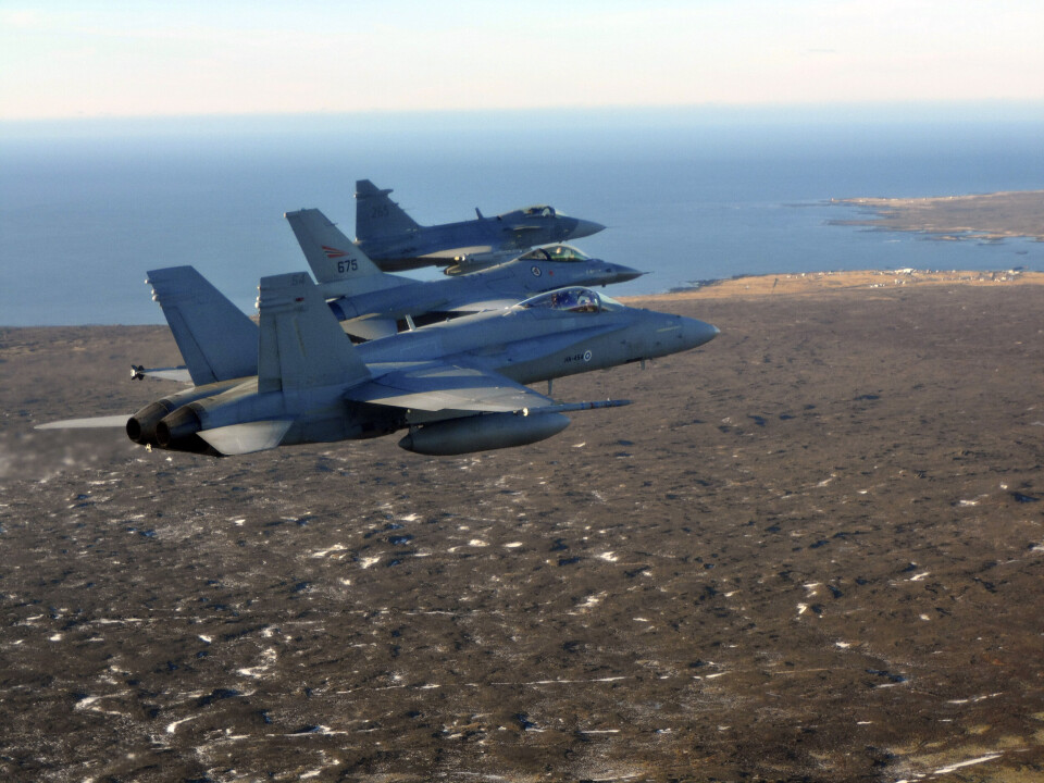 TRE LAND: Formationsflygning med svensk, finsk og norsk kampfly på Island i 2014.