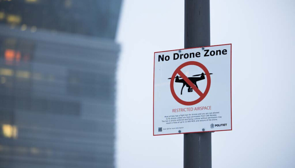 FORBUD: Flere steder i landet, deriblant flyplasser, er det droneforbud. Dette bildet er fra Oslo sentrum.