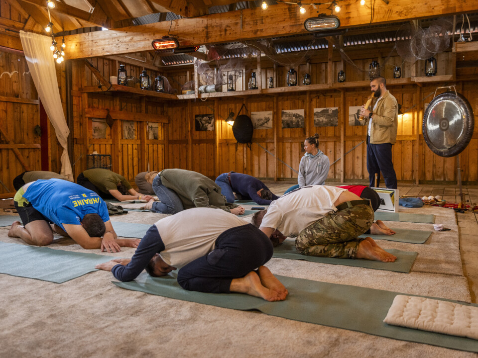YOGA: På morgenkvisten kan deltakerne velge mellom yoga, mindfulness og nevroplastisitetsøvelser.