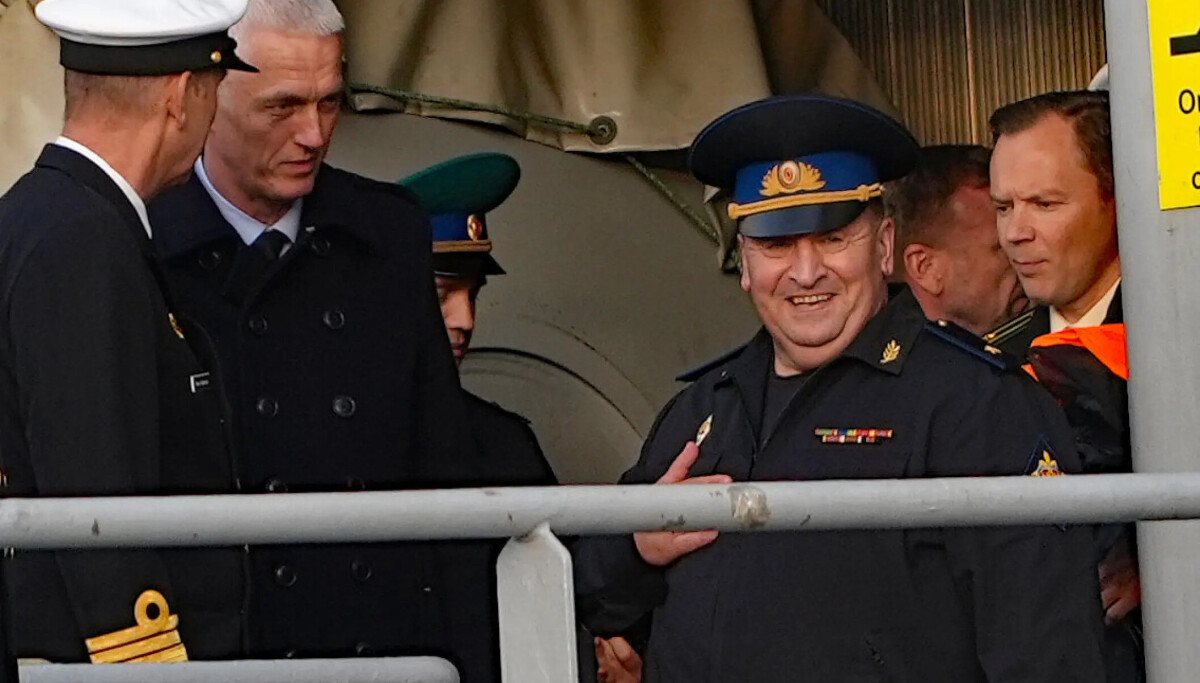 Mathias Rune Forsvaret møtte FSB-sjef fra Russland på skip fra kystvakten.