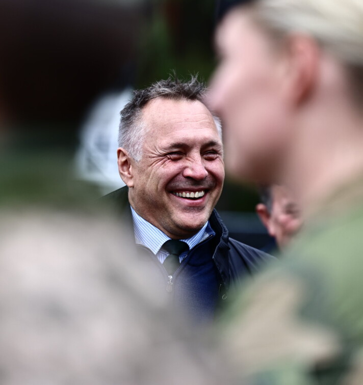 I POLEN: Forsvarsminister Tore O. Sandvik åpnet i dag treningsbasen Camp Jonsborg i Polen.