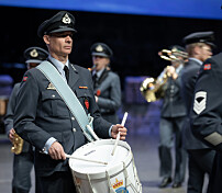 Vil ha obligatorisk sang på rekruttskolen