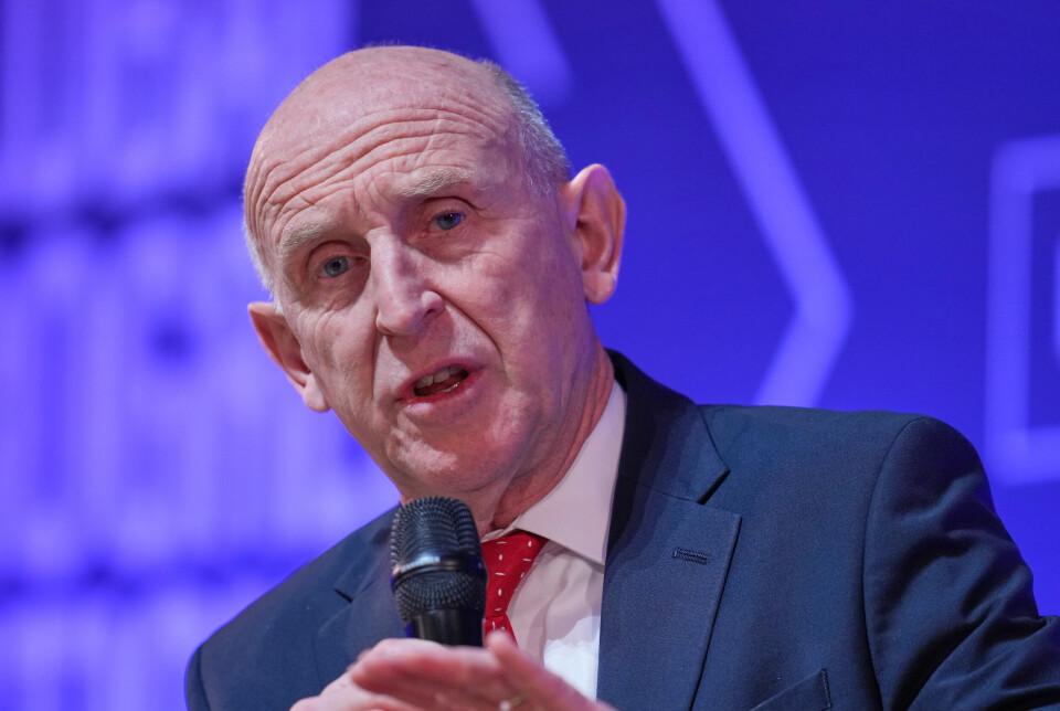 SKREMT: Det britiske forsvarsdepartementet har sagt at påstandene om seksuell mishandling er skremmende og de hedrer de som har hatt mot til å stå fram. På bildet er den britiske forsvarsministeren John Healey.