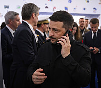 Zelenskyj er klar for å møte Putin og Trump