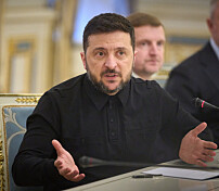 Diskuterer våpenhvile